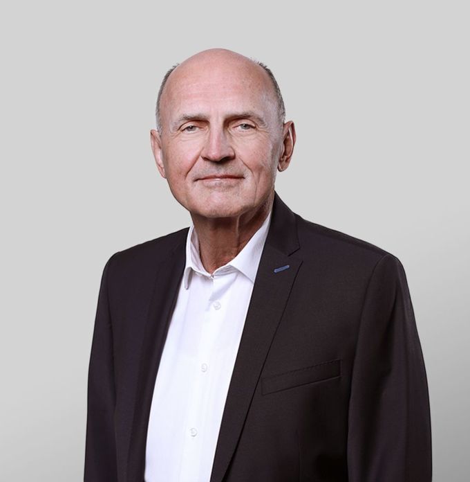 Dr. Ralf Hora